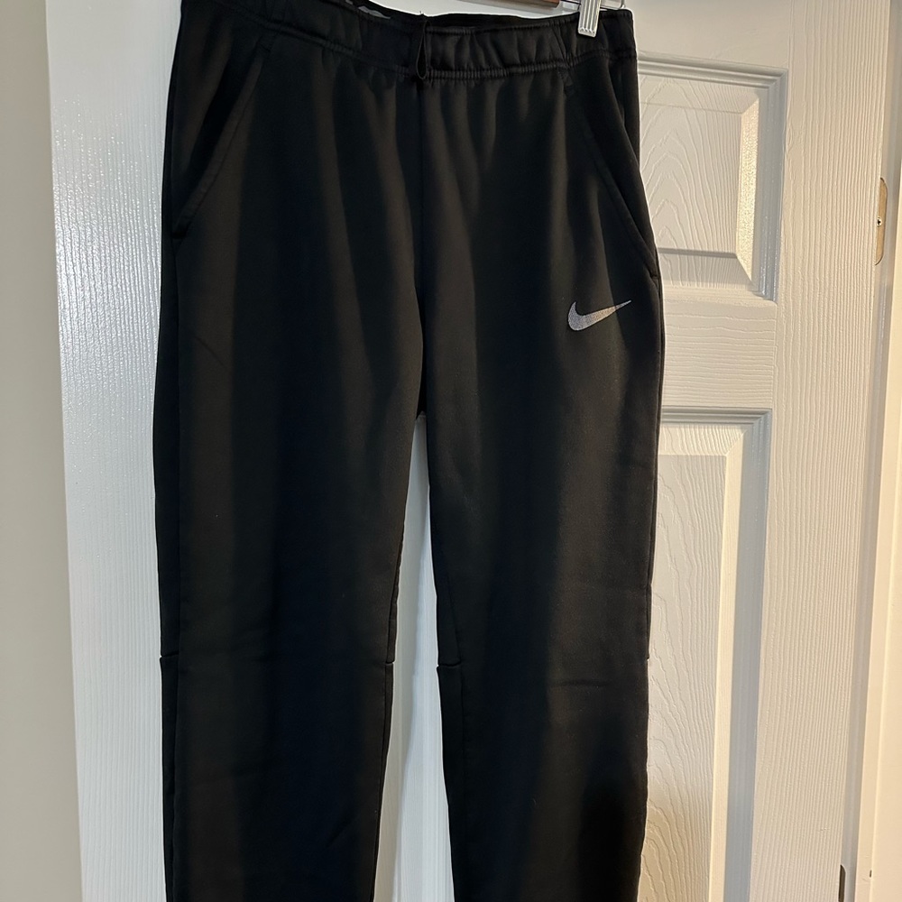 NIKE SPORT-WEAR PLANTS - Picture 2 of 9
